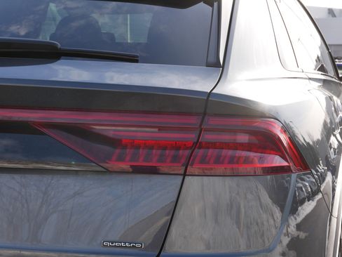 Used 2022 Audi Q8 Prestige image 17