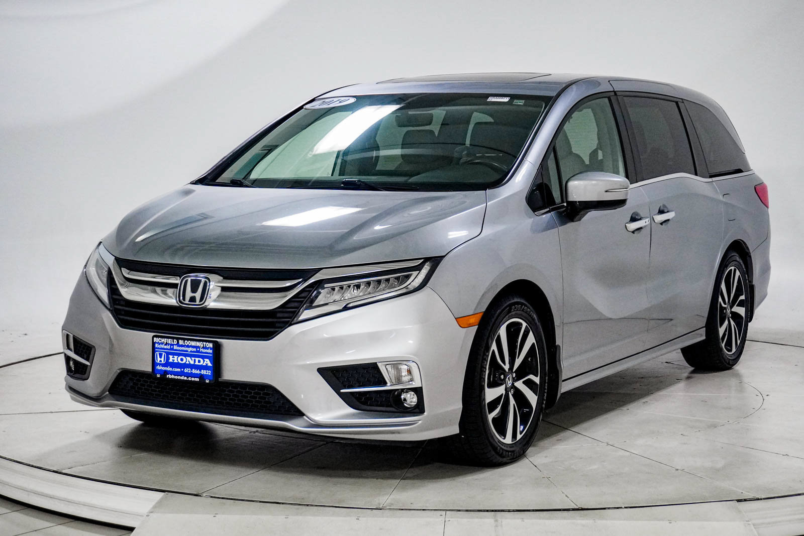 Used 2019 Honda Odyssey Elite image 3