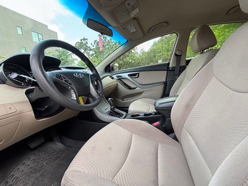 Used 2015 Hyundai Elantra SE w/ Option Group 02 image 9