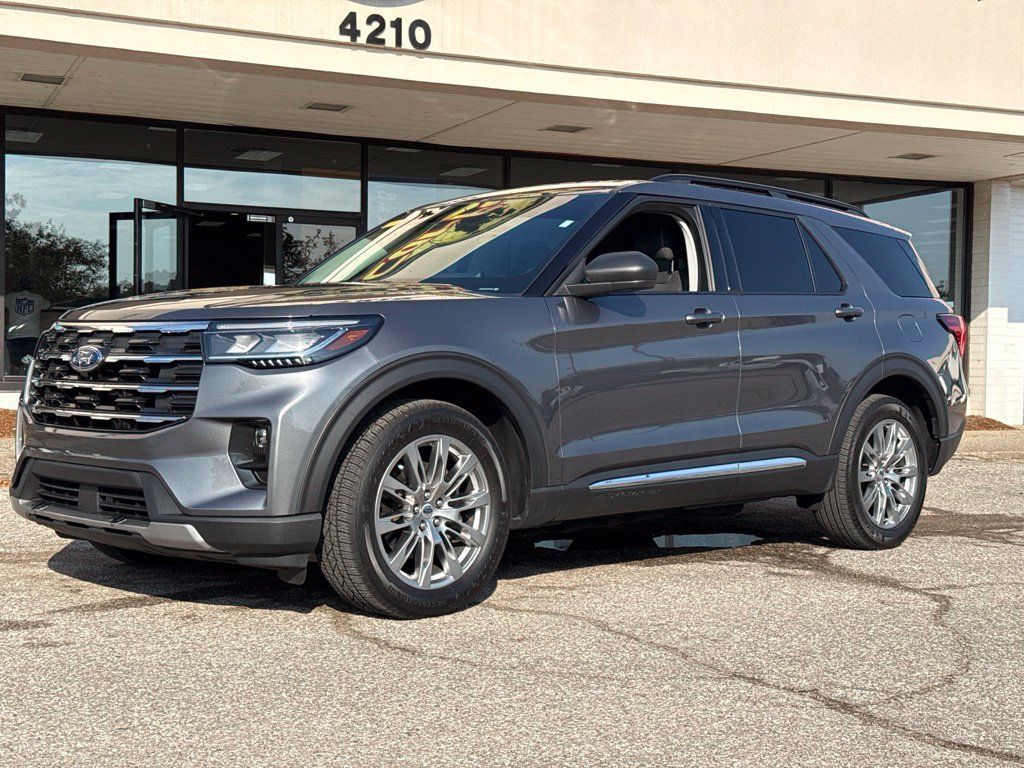 Used 2025 Ford Explorer Active w/ Active Comfort Package AWD/4WD image 24