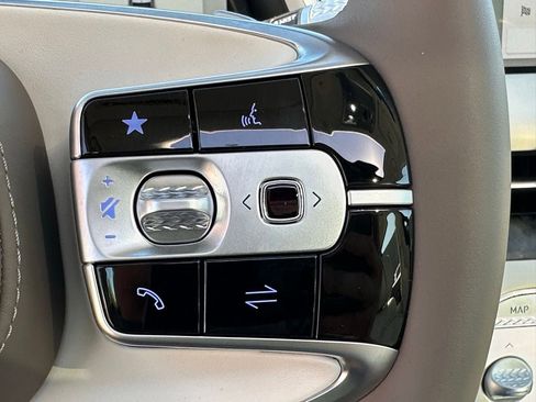 Used 2025 Genesis G90 3.5T image 42