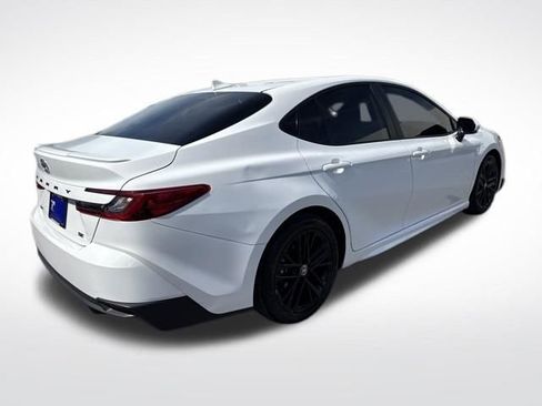 Used 2025 Toyota Camry SE w/ Convenience Package image 6