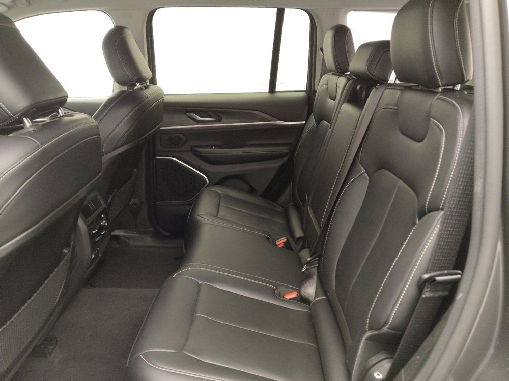 Used 2022 Jeep Grand Cherokee Limited AWD/4WD image 18