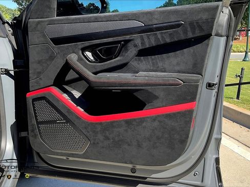 Used 2024 Lamborghini Urus Performante image 24