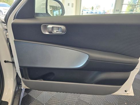 New 2025 Hyundai Ioniq 6 SE image 42