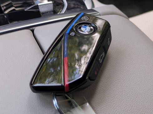 New 2027 BMW X7 M60i AWD/4WD image 29