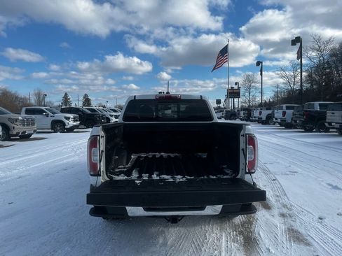 Used 2020 GMC Canyon SLE w/ SLE Convenience Package image 8