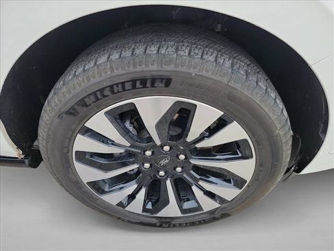 Used 2025 Ford Expedition Max Platinum w/ Driver's Package image 12