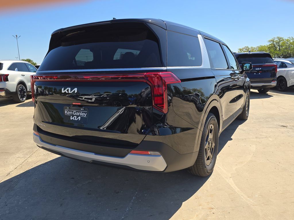 New 2026 Kia Carnival FWD image 8