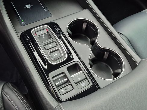 Used 2025 Honda Pilot EX-L image 18