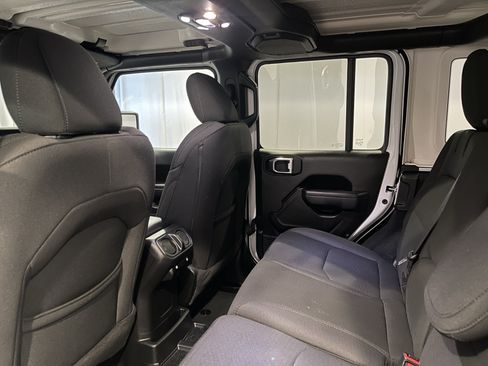 Used 2023 Jeep Wrangler Unlimited AWD/4WD image 24