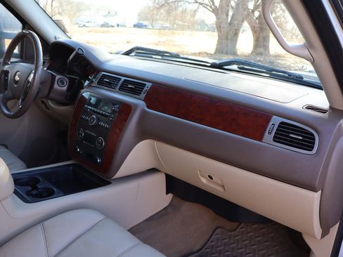 Used 2010 Chevrolet Silverado 2500 LTZ w/ Suspension Package, Off-Road image 17