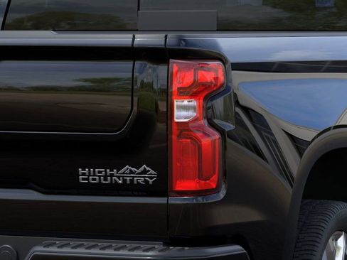 New 2026 Chevrolet Silverado 1500 High Country w/ High Country Premium Package AWD/4WD image 11