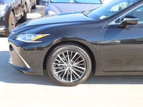 Certified 2025 Lexus ES 300h w/ Premium Package FWD image 4