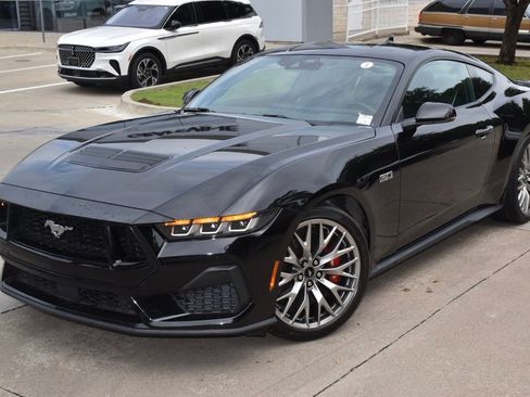 Used 2025 Ford Mustang GT Premium RWD image 33