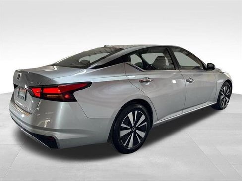 Used 2021 Nissan Altima 2.5 SV image 5