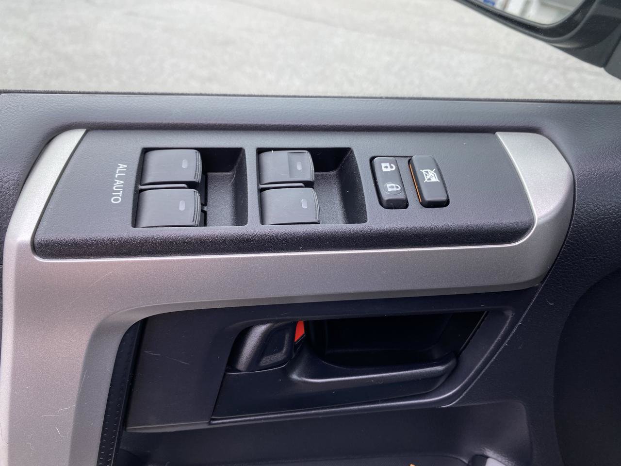 Used 2010 Toyota 4Runner SR5 AWD/4WD image 14