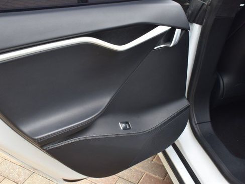 Used 2018 Tesla Model S 100D AWD/4WD image 32