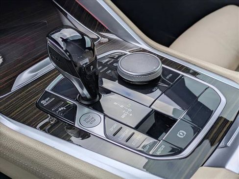 Used 2021 BMW X6 sDrive40i w/ M Sport Package image 14