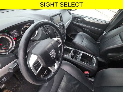 Used 2017 Dodge Grand Caravan GT FWD image 12