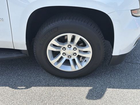 Used 2020 Chevrolet Suburban LT AWD/4WD image 14