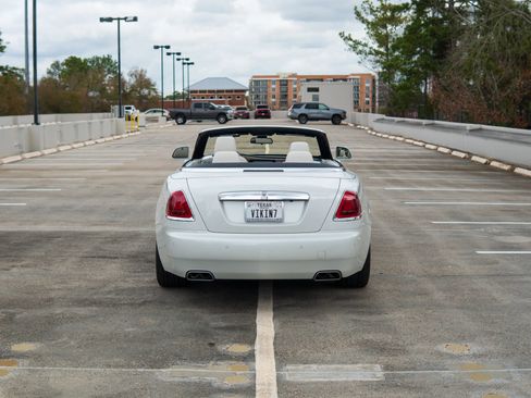 Used 2017 Rolls-Royce Dawn RWD image 24