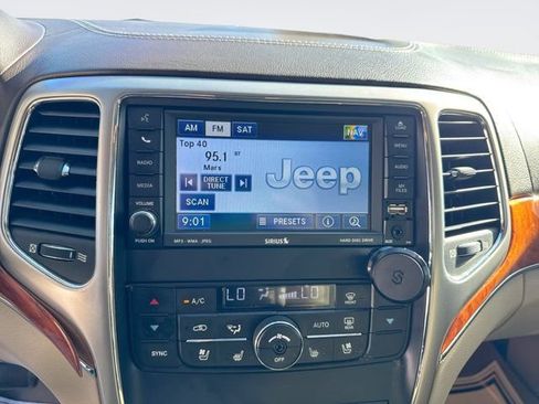 Used 2011 Jeep Grand Cherokee Overland AWD/4WD image 19