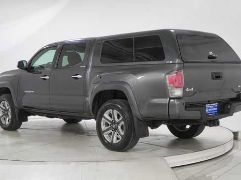 Used 2017 Toyota Tacoma Limited w/ Tow Package image 7