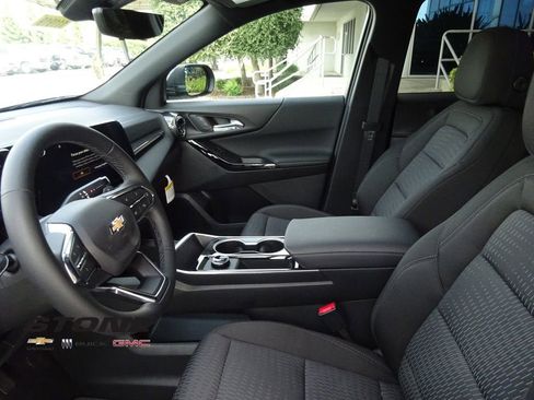 New 2026 Chevrolet Equinox LT w/ Safety and Technology Package FWD image 13