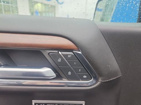 Used 2024 GMC Sierra 1500 Denali Ultimate image 16