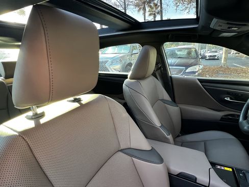 Used 2023 Lexus ES 350 w/ Premium Package image 45