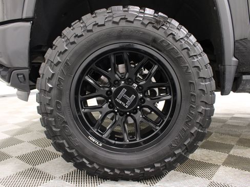 Used 2024 Chevrolet Silverado 2500 High Country w/ High Country Premium Package AWD/4WD image 35