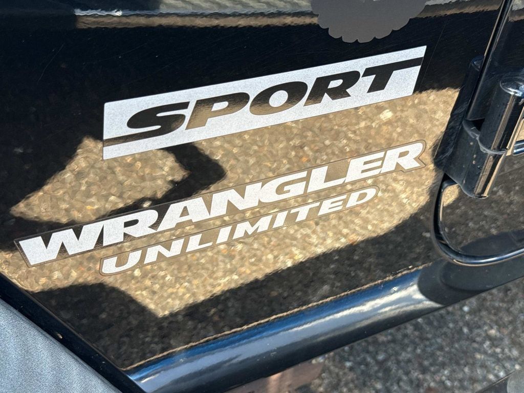 Used 2017 Jeep Wrangler Unlimited Sport w/ Quick Order Package 24S AWD/4WD image 7