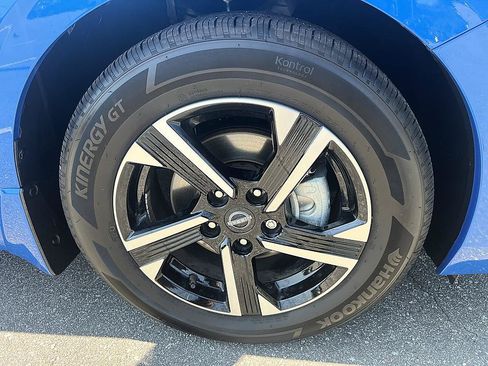 Used 2025 Nissan Sentra SV w/ All-Weather Package FWD image 12