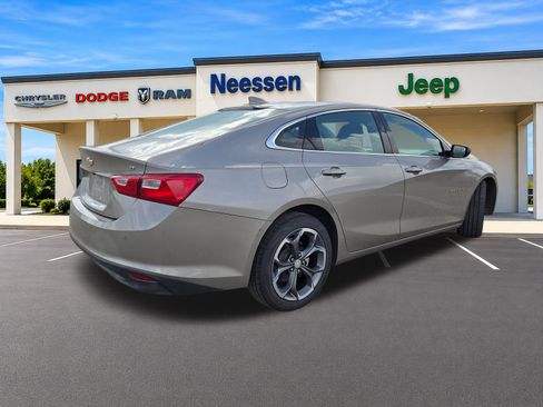 Used 2024 Chevrolet Malibu LT FWD image 7