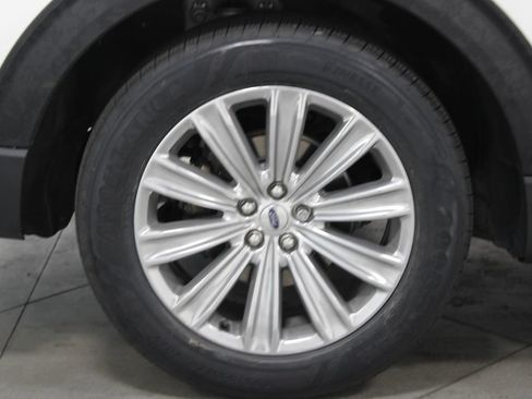 Used 2021 Ford Explorer Limited w/ Equipment Group 301A RWD image 13