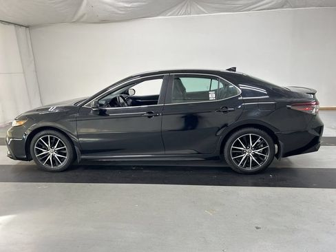 Used 2023 Toyota Camry SE FWD image 5