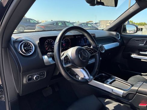 Used 2025 Mercedes-Benz GLB 250 4MATIC image 36