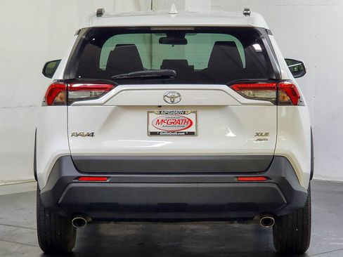 Used 2020 Toyota RAV4 XLE image 8
