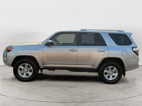 Used 2015 Toyota 4Runner SR5 AWD/4WD image 8
