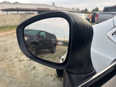 Used 2017 Chrysler Pacifica LX w/ Tire & Wheel Group image 15