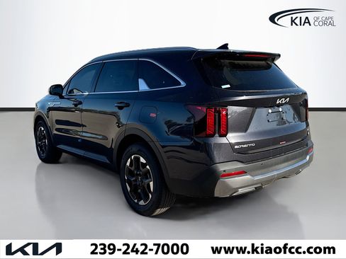 New 2026 Kia Sorento S image 3