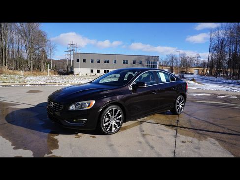 Used 2014 Volvo S60 T5 image 1