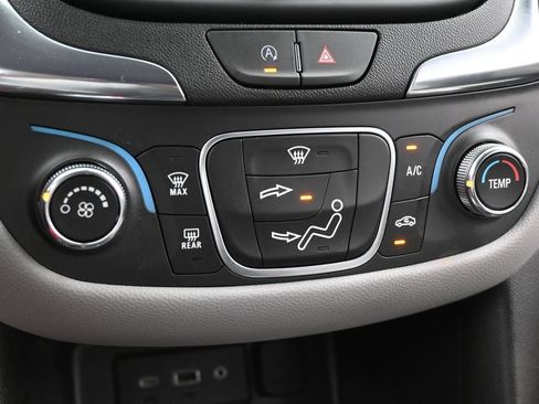 Used 2023 Chevrolet Equinox LS FWD image 19