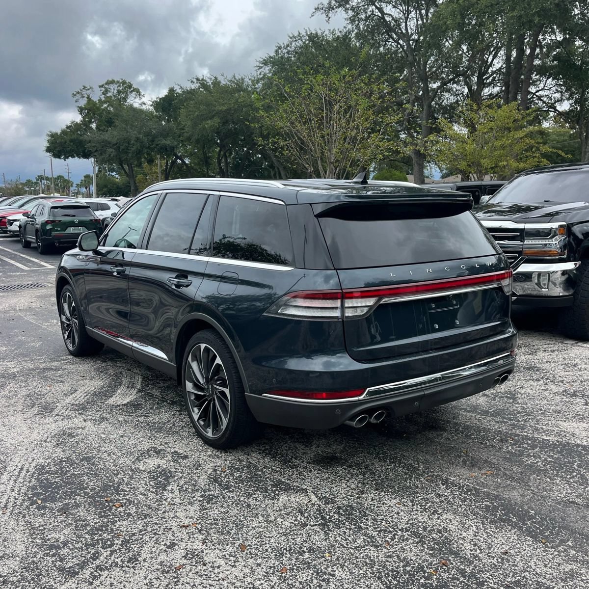 Used 2021 Lincoln Aviator Reserve w/ Equipment Group 202A AWD/4WD image 3