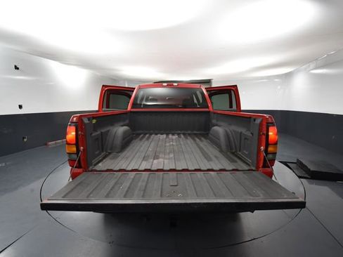 Used 2005 GMC Sierra 2500 SLT w/ Heavy-Duty Power Package image 38