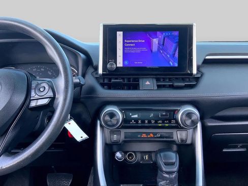 Used 2023 Toyota RAV4 LE FWD image 7