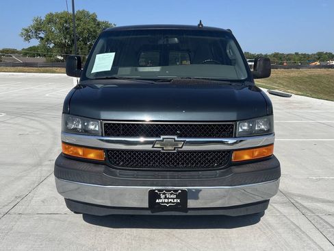 Used 2017 Chevrolet Express 3500 LT w/ LT Preferred Equipment Group RWD image 5
