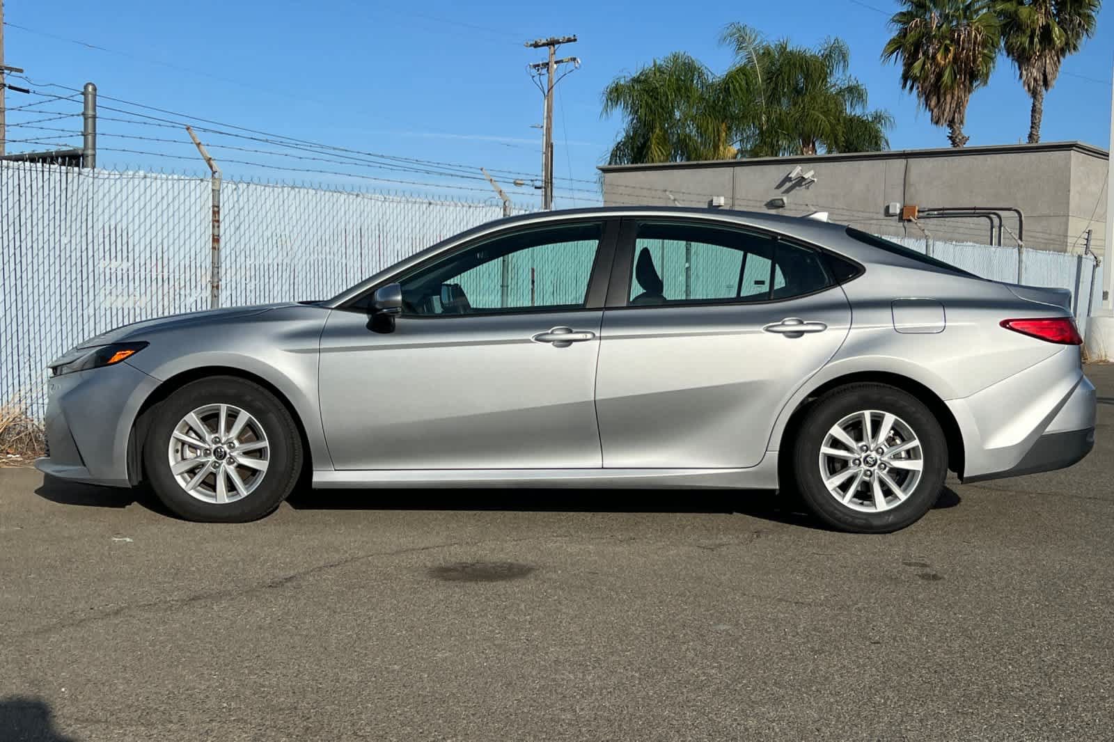 Used 2025 Toyota Camry LE FWD image 2