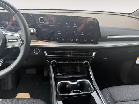 New 2026 Chevrolet Traverse LT w/ Enhanced Driving Package FWD image 11